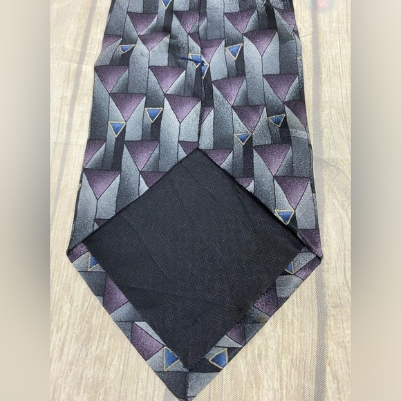 AXIS LA Mens Purple Gray Silver Geometrical 4” Wide 60” Long Silk Necktie - Picture 2 of 5